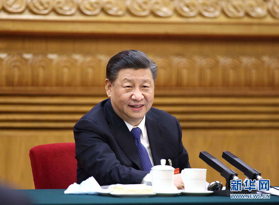3月5日，中共中央總書記、國家主席、中央軍委主席習(xí)近平參加十三屆全國人大四次會(huì)議內(nèi)蒙古代表團(tuán)的審議。新華社記者 鞠鵬 攝